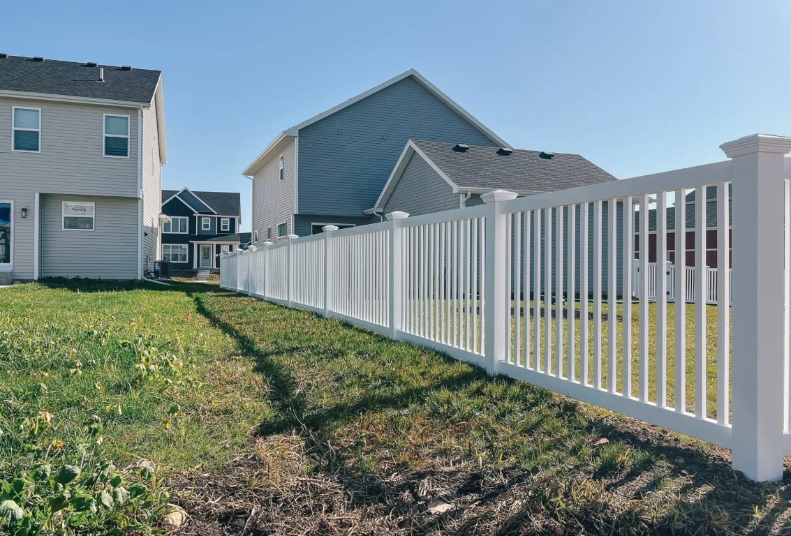 Aluminum picket fence installation in Santa Cruz residential area